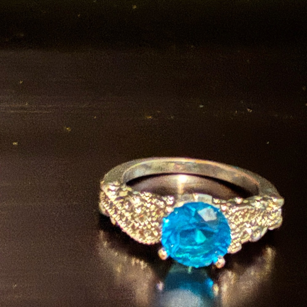 Elegant Blue Gemstone Silver Ring - Picture 2 of 15